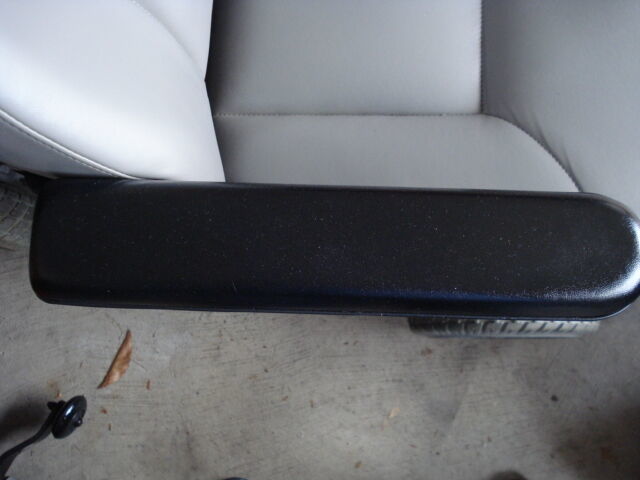 Pride Mobility Jazzy Armrest Pad, 1 OEM Black Vinyl, Full Length 14"Long - Image 4